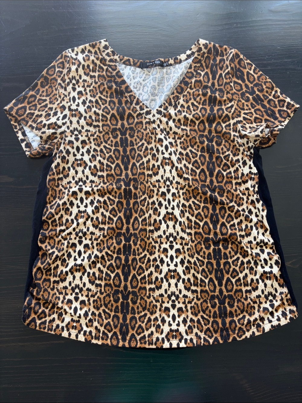 Doe & Rae Leopard Print V-Neck Short Sleeve Top - Brown/Black